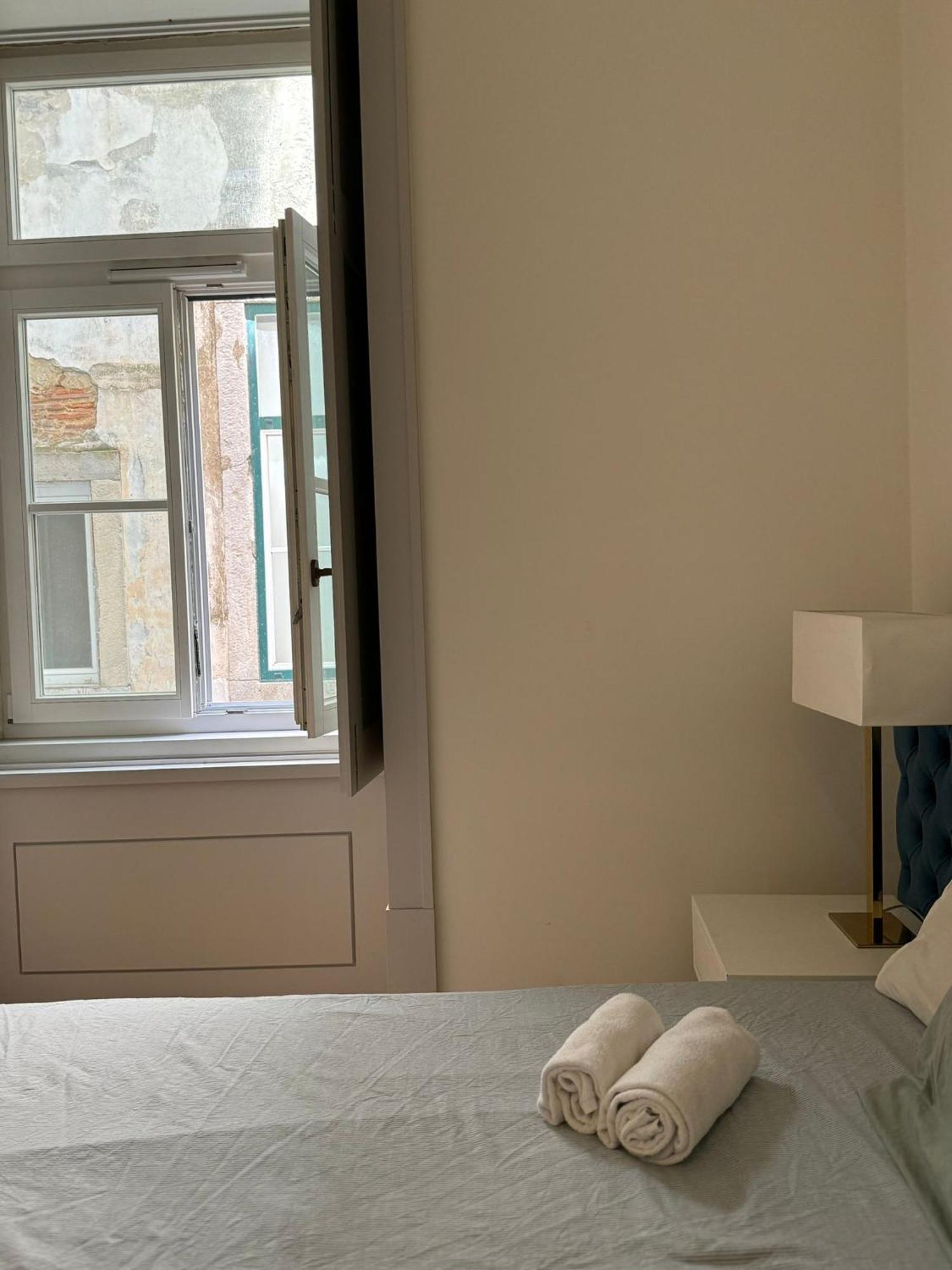 Double Room With Private Wc In Shared House In Downtown ליסבון מראה חיצוני תמונה